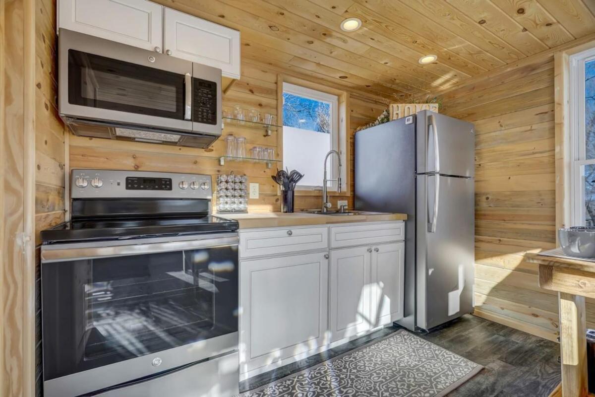 Red Rock Treehouse Unique In Old Colorado City コロラドスプリングス エクステリア 写真