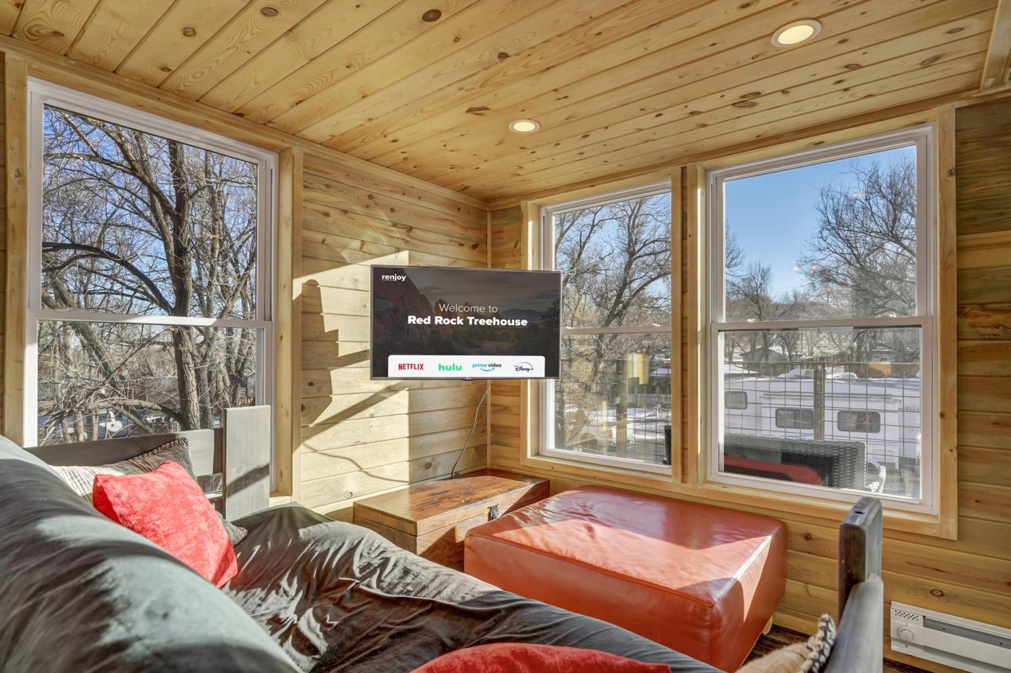 Red Rock Treehouse Unique In Old Colorado City コロラドスプリングス エクステリア 写真