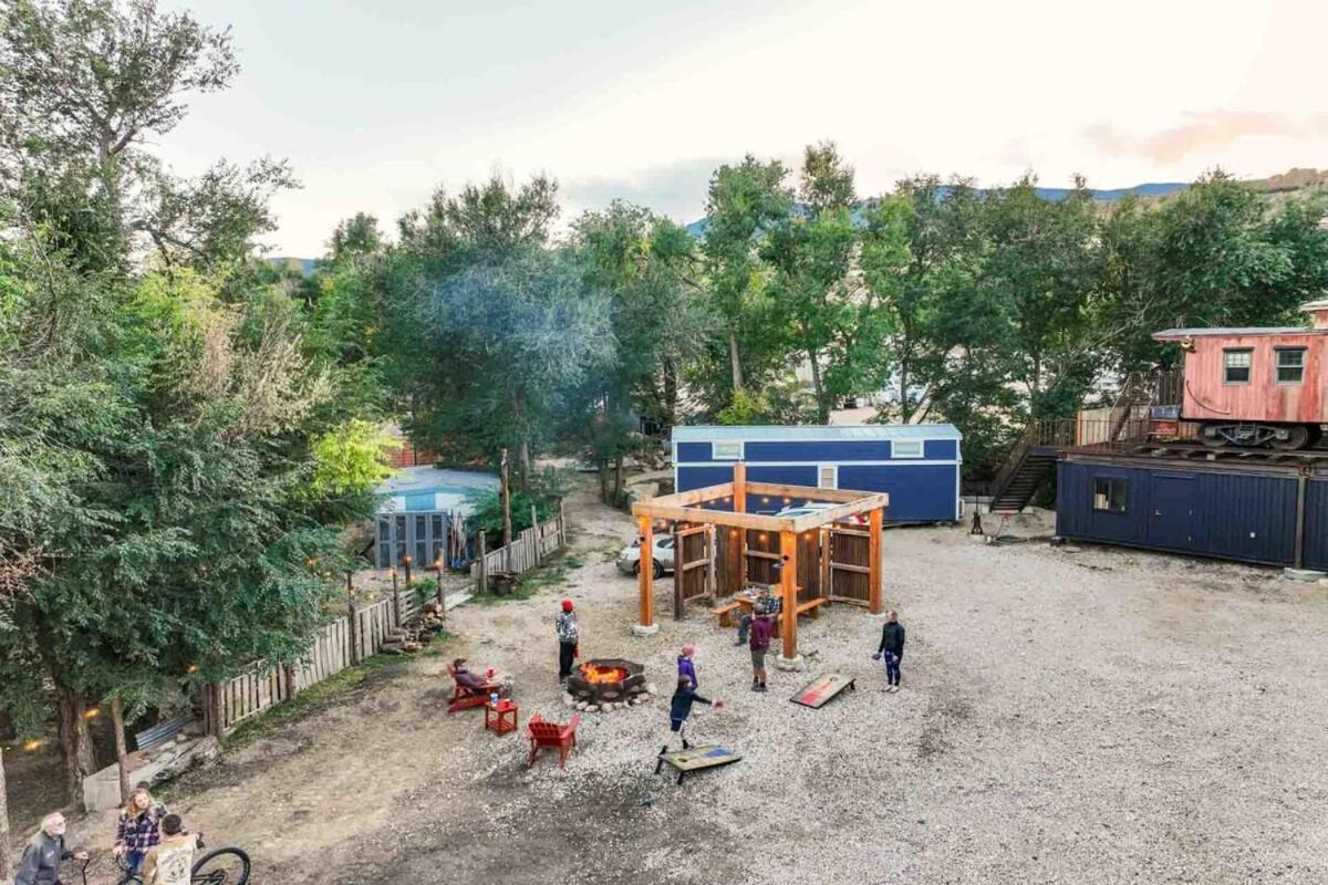 Red Rock Treehouse Unique In Old Colorado City コロラドスプリングス エクステリア 写真